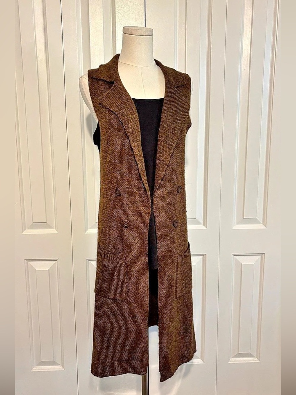 LOVE TREE Long Knit Sweater Vest in Brown, Size L